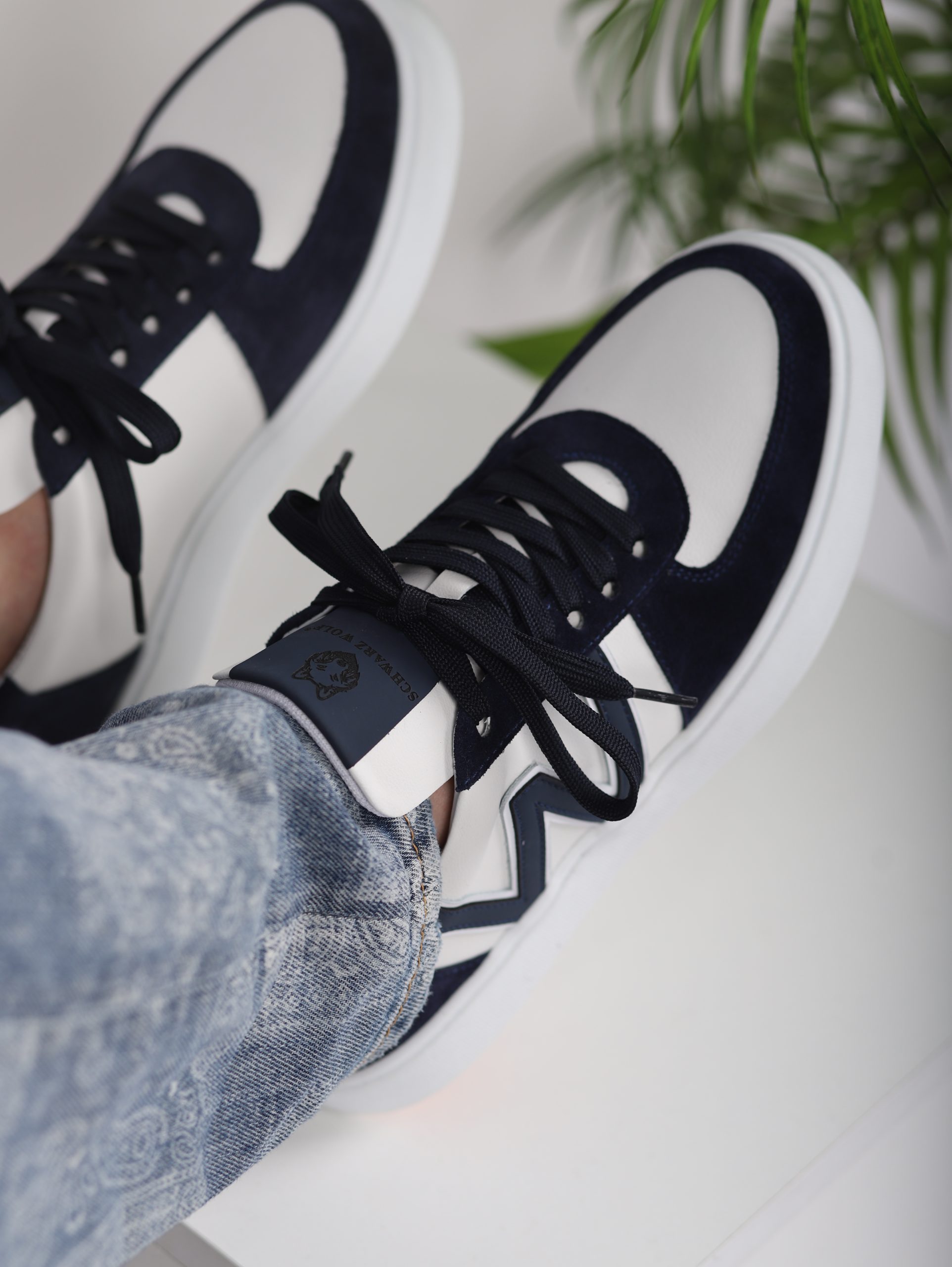 Blau-weiße Freizeitschuhe mit TPU-Sohle – Image 5