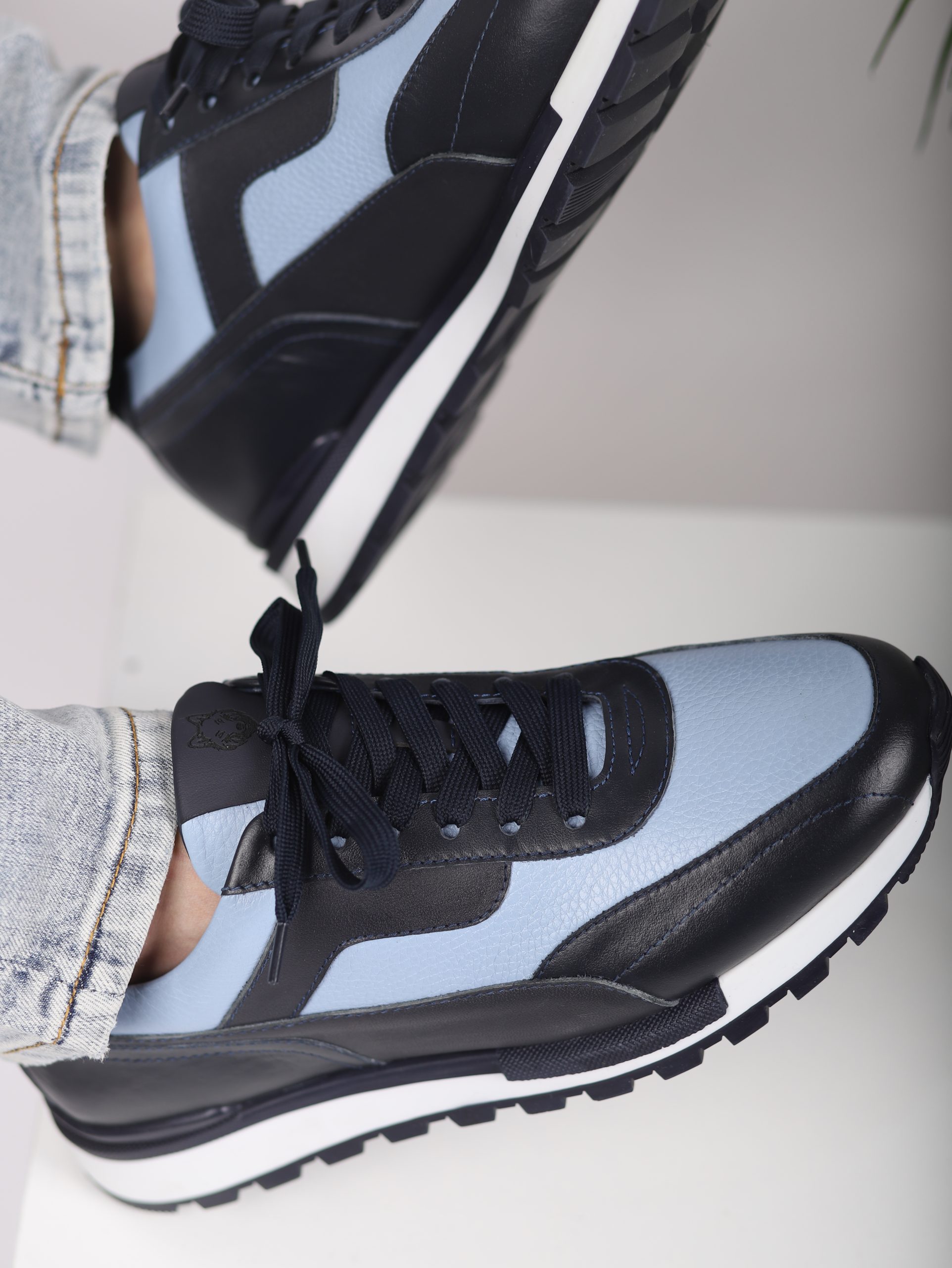 Echtleder Herren Sportschuhe Schwarz und Hellblau mit TPU-Sohle