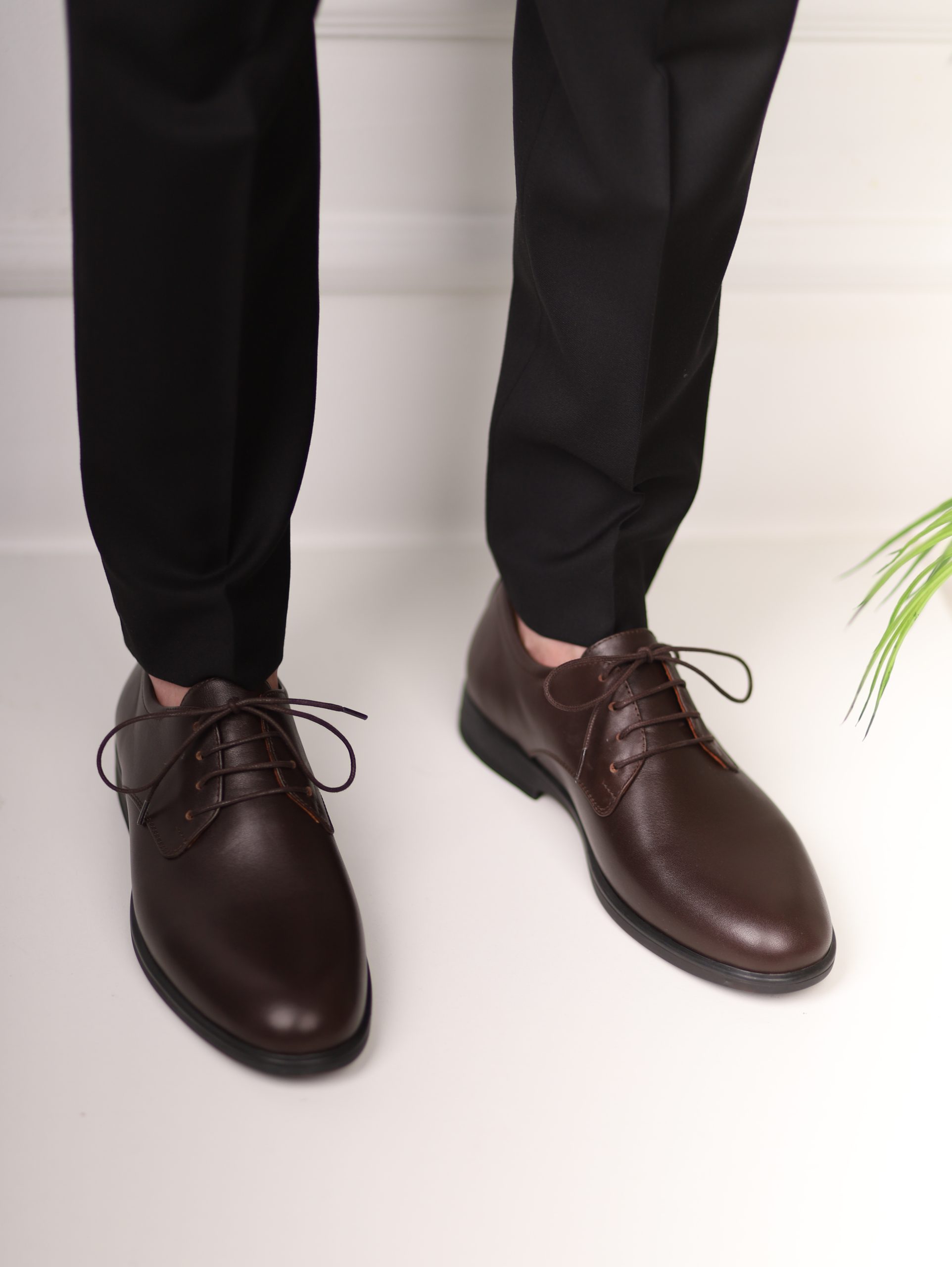 Echtleder Klassische dunkelbraune Herrenschuhe — изображение 2