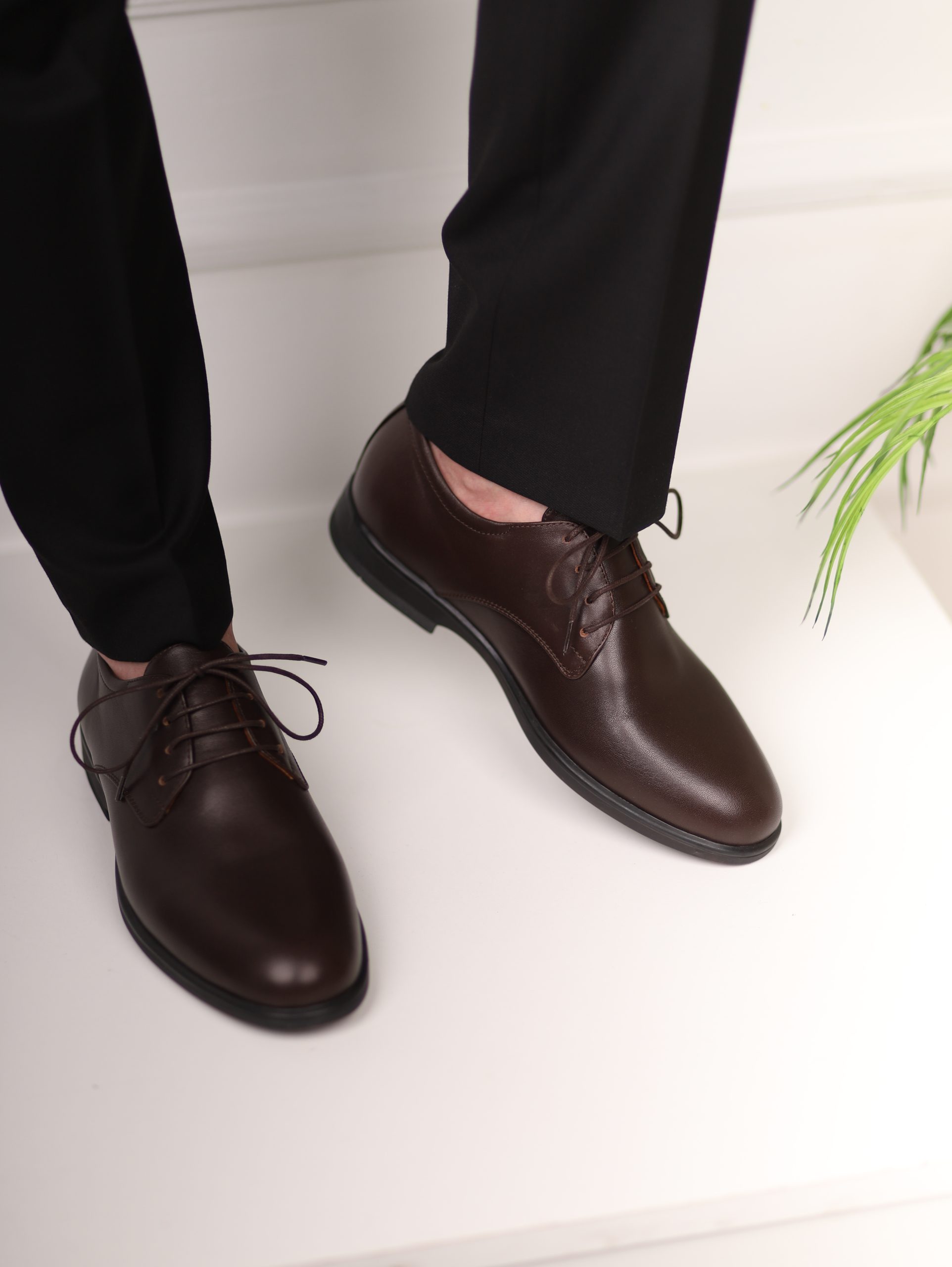 Echtleder Klassische dunkelbraune Herrenschuhe — изображение 3